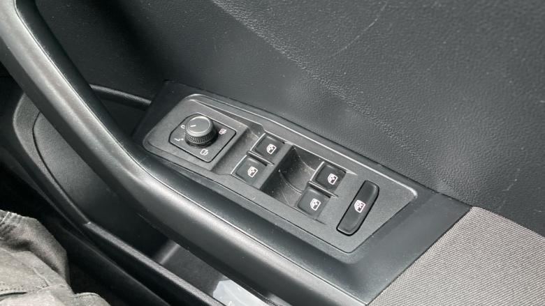 Volkswagen T-Roc 1.5 TSI EVO SE 5dr Petrol Hatchback